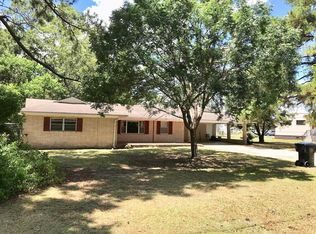 26 Hester St, Hazlehurst, GA 31539