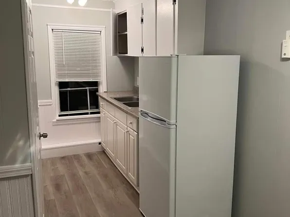 38 Lyman Ave Floor 3, Johnston, RI 02919