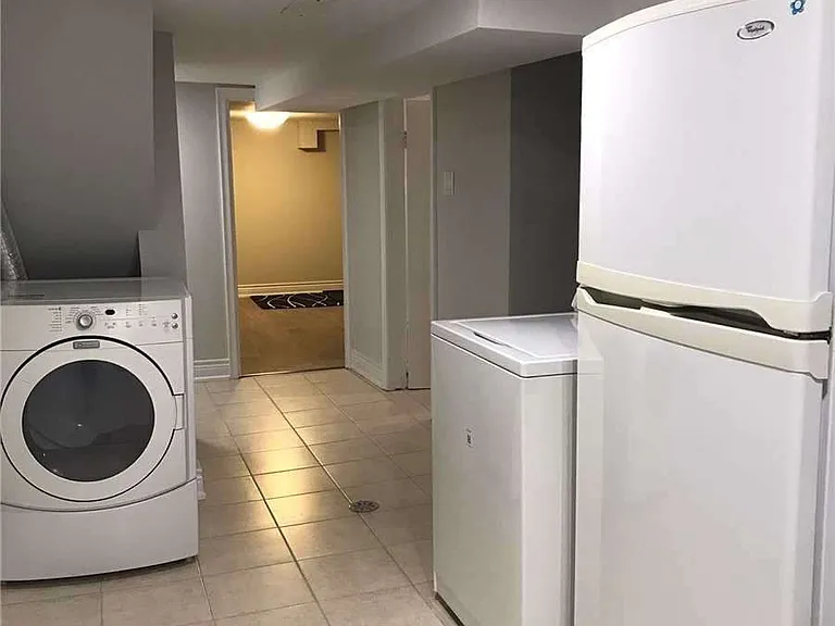 129 Wolseley St #BASEMENT — Photo 6