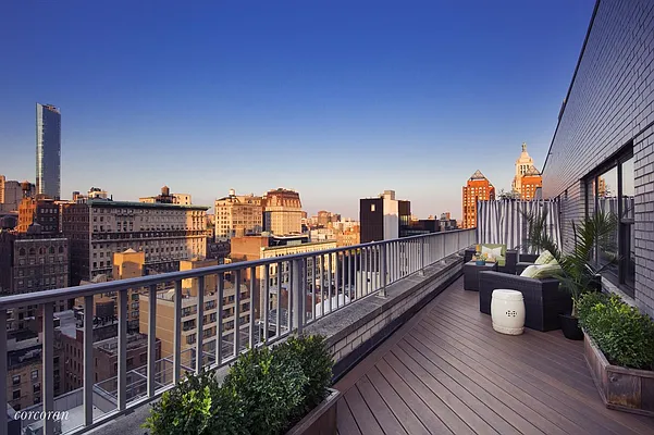 Sold by Corcoran | media 14