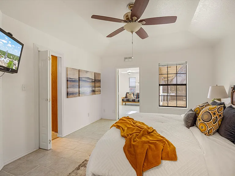 417 Sky Harbour Ct — Photo 17