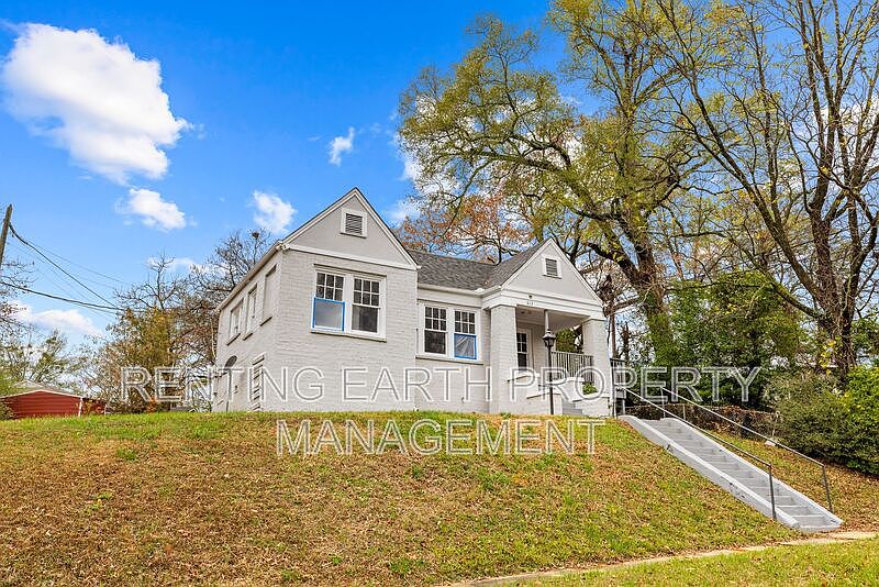 1st image of 612 12th St W