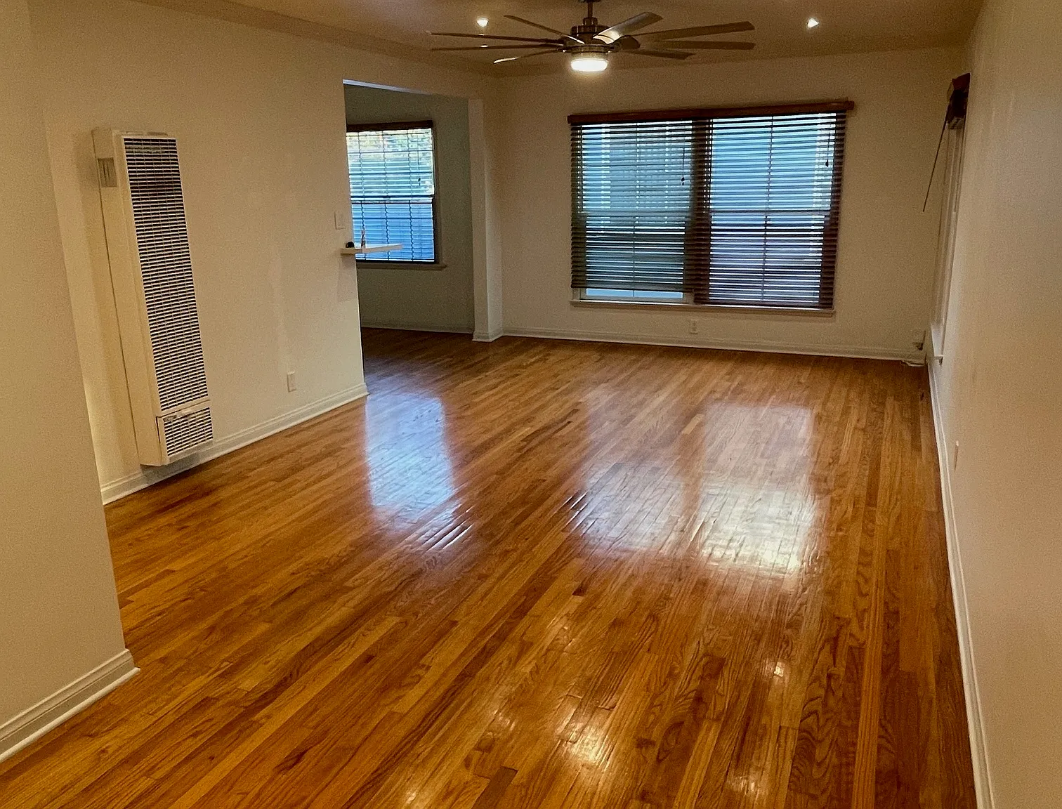 5723 San Vicente Boulevard — Photo 2