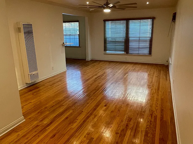 5723 San Vicente Blvd — Photo 2
