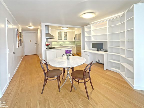 4th image of 200 E 61st St APT 9A
