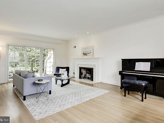 4th image of 8013 Herb Farm Dr