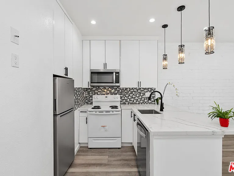 1440 Veteran Ave #217 — Photo 13