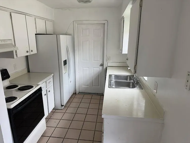 5523 Lehigh Ave #1 — Photo 8