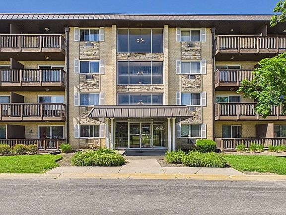 3rd image of 2222 S Goebbert Rd Unit 152