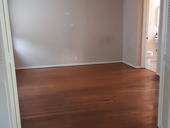 3rd image of 366 Cypress Dr