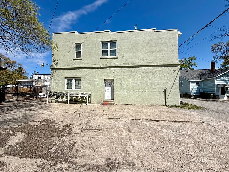 273 E Forest Ave #6 — Photo 13