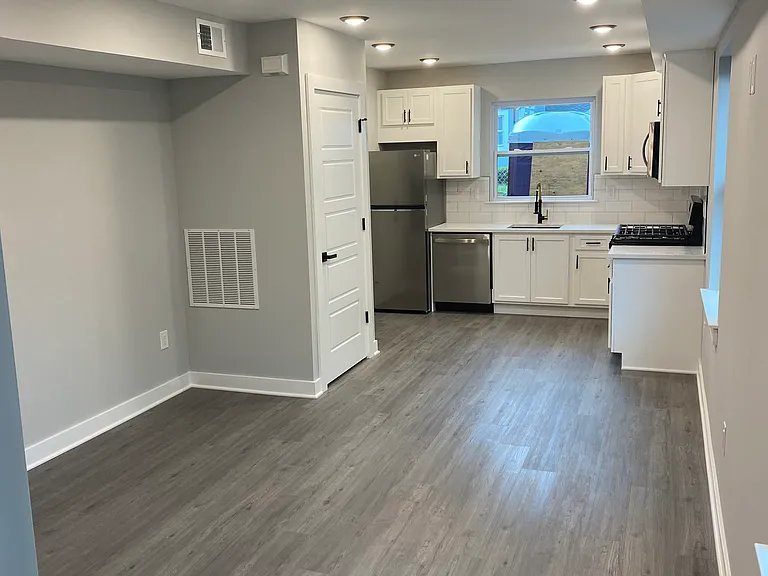 113 Carteret St #A — Photo 2