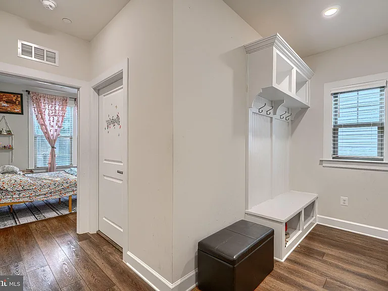 7142 Starmount Way — Photo 32