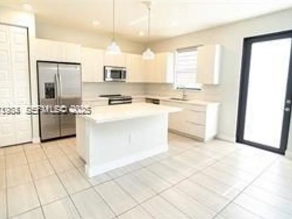 5th image of 10574 NW 81st Ter #74