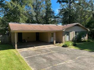 1113 Valley Dr, Laurel, MS 39440