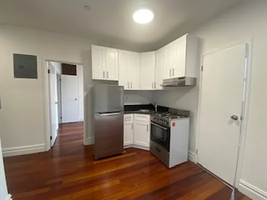 Rented by Bond New York | media 10