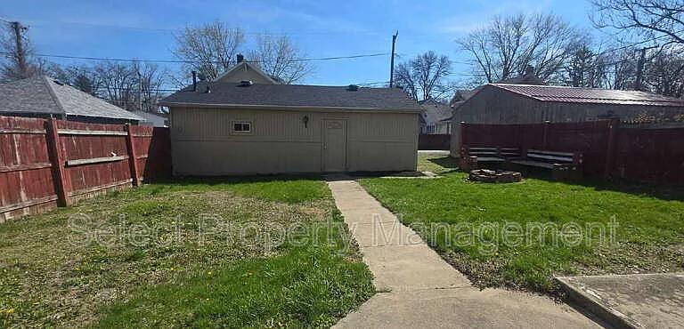 1235 Huestis Ave #B — Photo 17