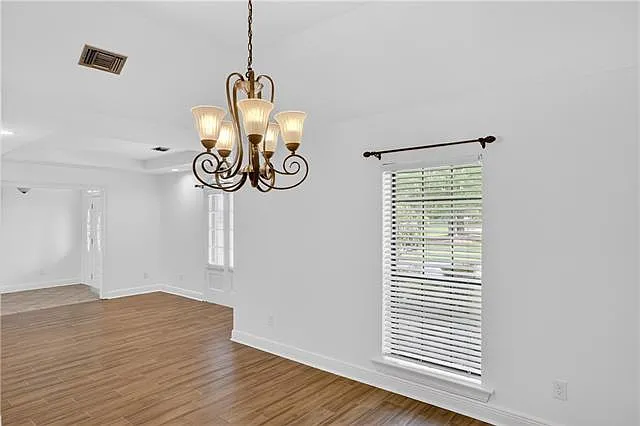 401 Starling Dr — Photo 16