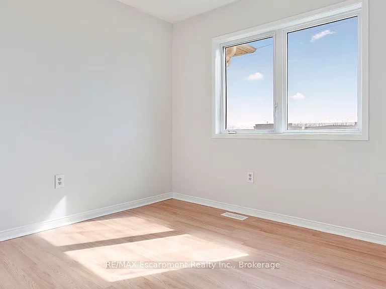 4832 Capri Cres — Photo 20