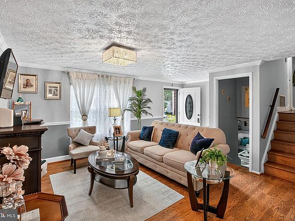 5th image of 8460 Rippled Creek Ct