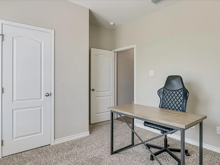 7610 Quartz Dr — Photo 26