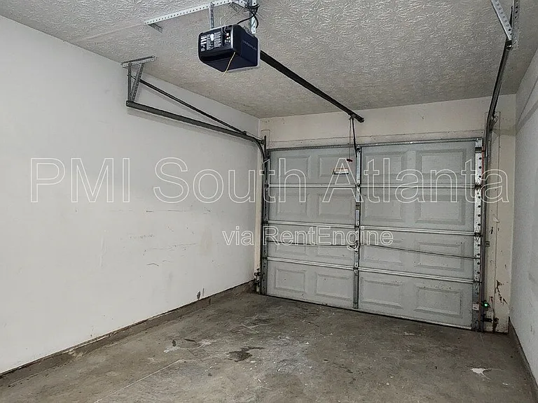 588 Hunnicutt Rd SE — Photo 17
