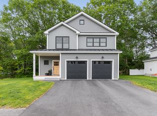 14 Abner Ln, Portland, ME 04103