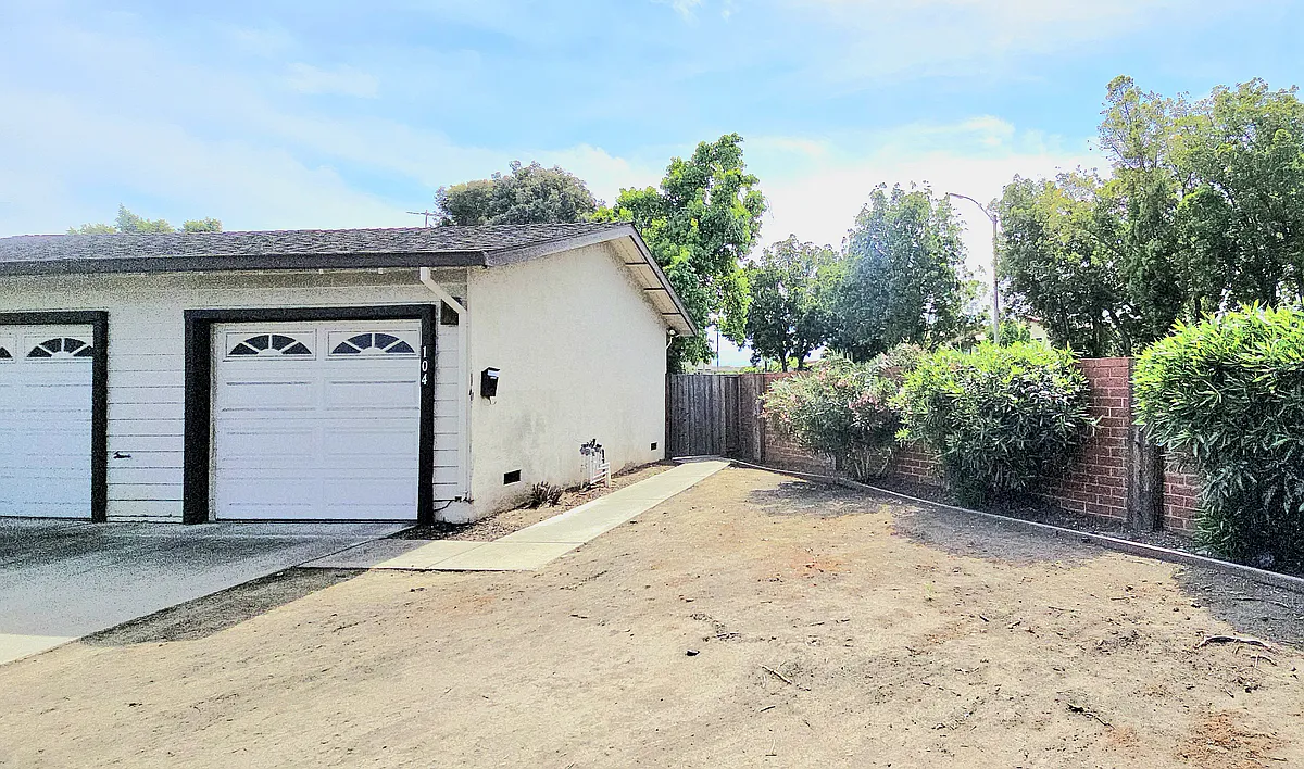 Building Photo - 104 Killean Ct