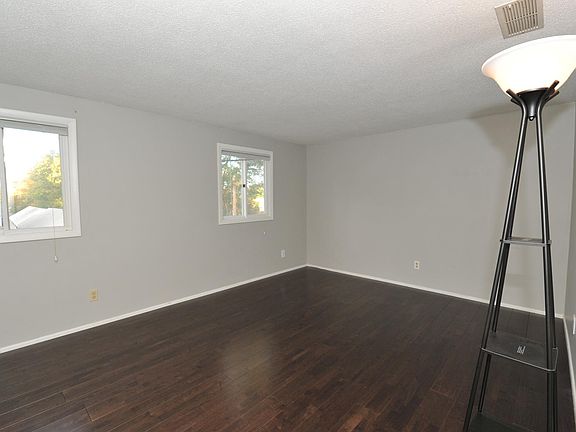 2nd image of 6 Ternbury Sq #2F