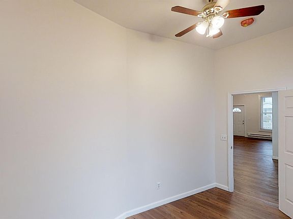 4th image of 2215 Washington Ave #3