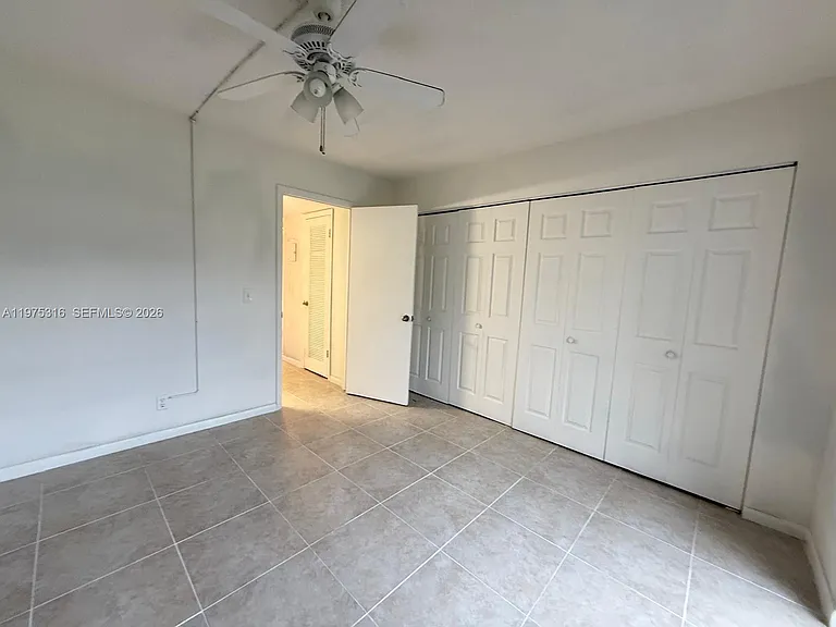210 Canterbury Dr #1-J — Photo 10