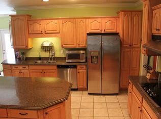 720 Hope St, Waveland, MS 39576