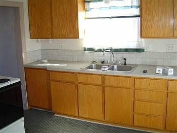 5th image of 2530 E Everett Ave