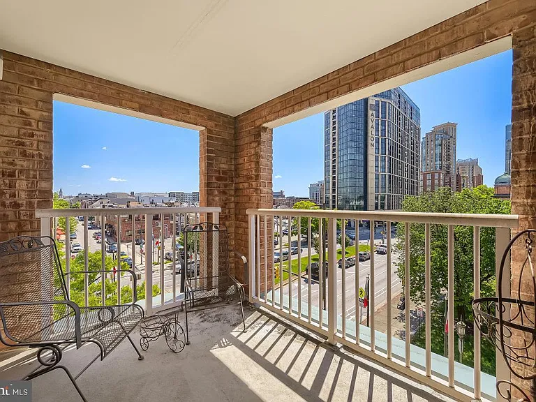 250 President St #211 — Photo 22