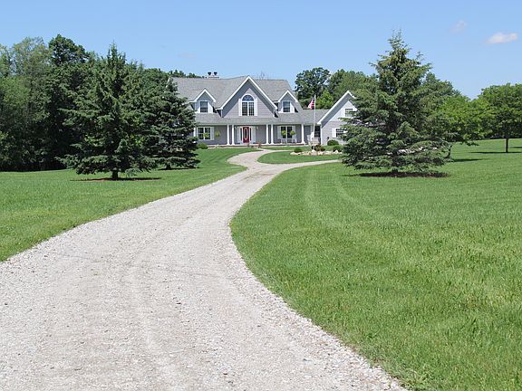Winding scenic driveway