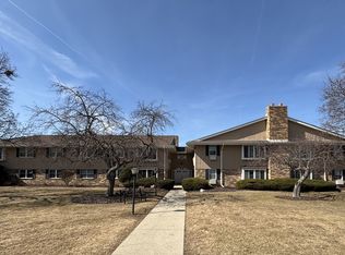 5625 W Brown Deer Rd UNIT 211, Milwaukee, WI 53223