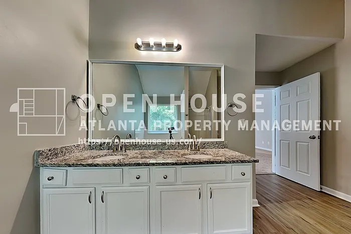 3947 Rosebud Park Dr — Photo 12