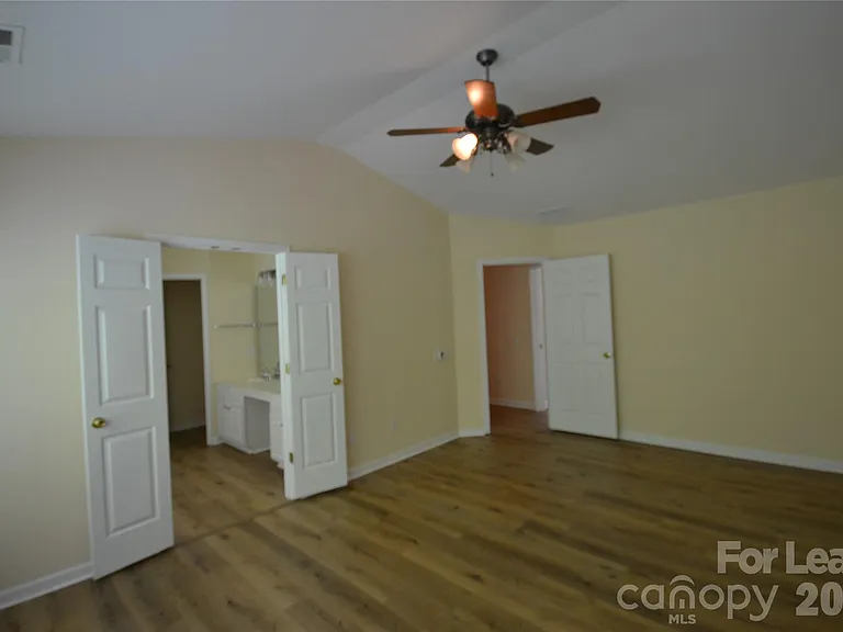 6820 Beverly Springs Dr — Photo 28
