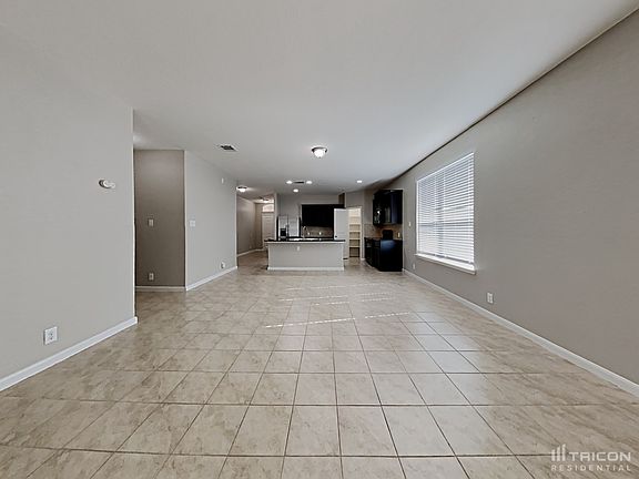 4th image of 469 Centinela St