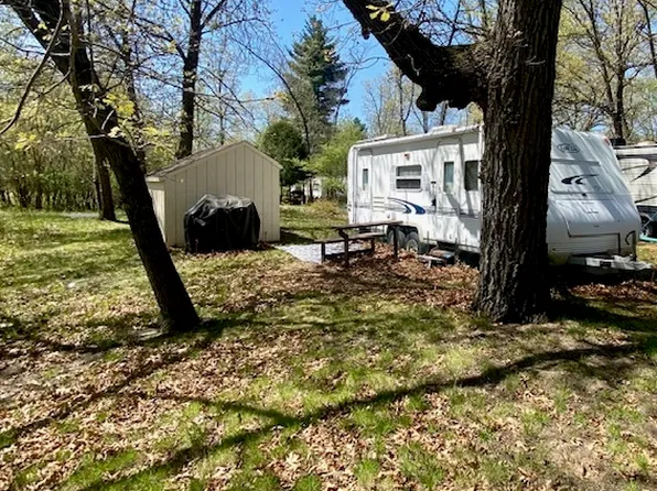 5/348 Woodhaven Dr E, Sublette, IL 61367