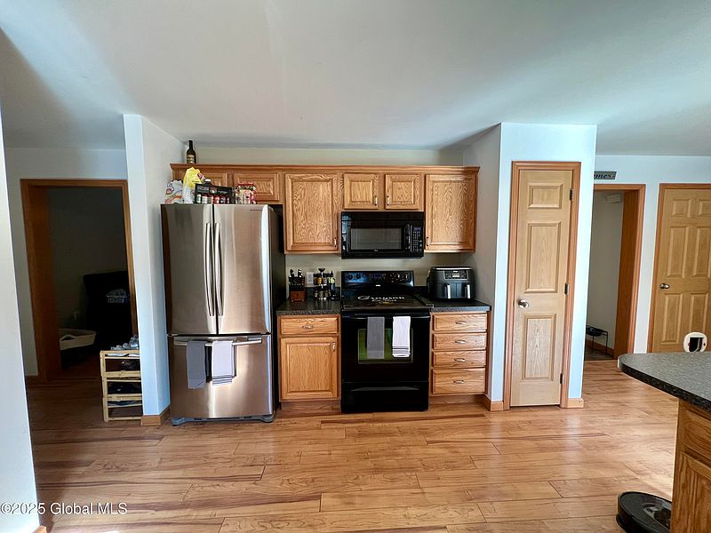 3rd image of 2037 Amsterdam Road
