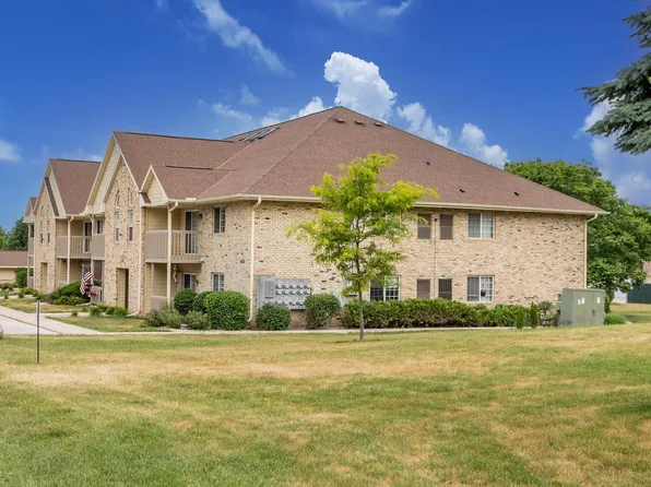 4835 Easy STREET #11, Hartland, WI 53029