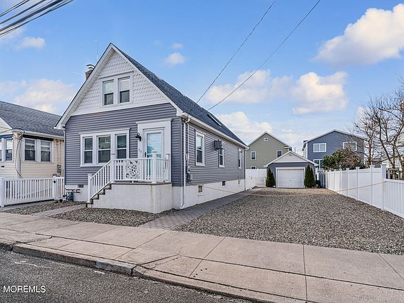 3rd image of 29 Farragut Avenue