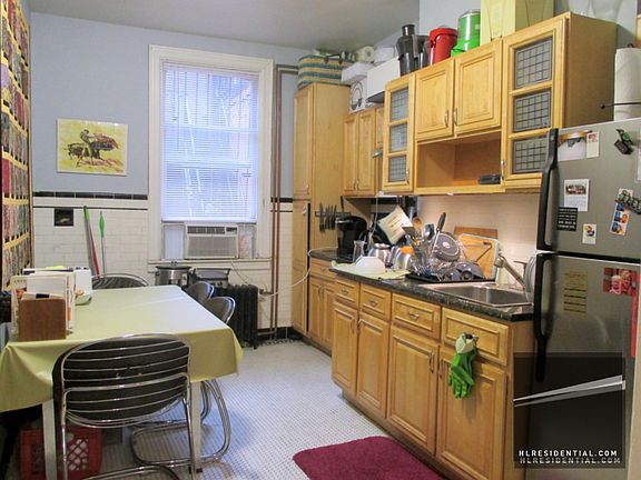 3rd image of 573 Union St APT 1