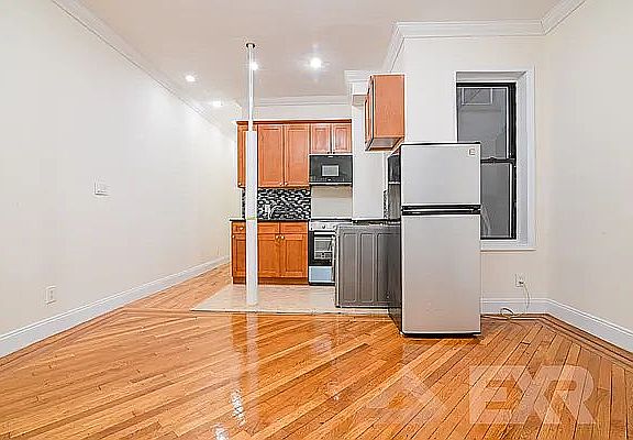 3rd image of 433 Rogers Ave #7A