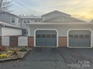 66 Lakeview Ct, Brevard, NC 28712
