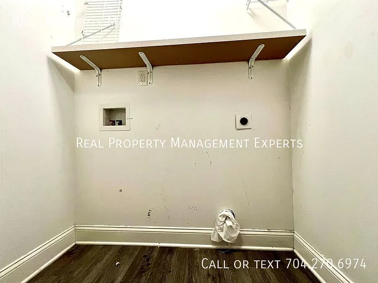 2501 Eastway Dr — Photo 11