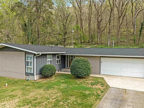 2nd image of 308 Hamilton Dr NE