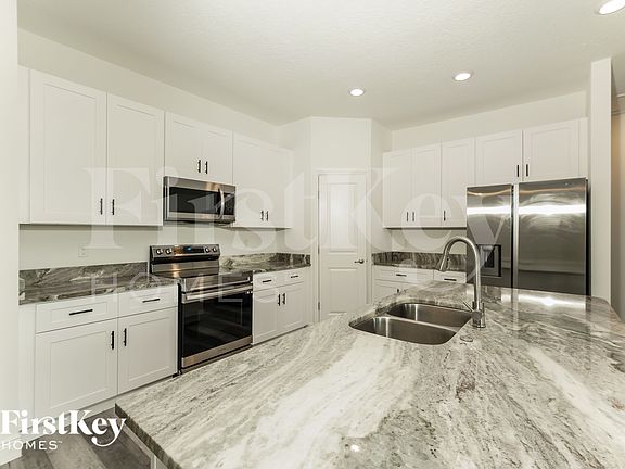 5th image of 301 Cimarron Ct