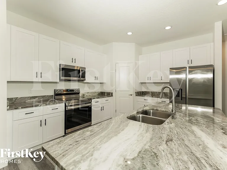 301 Cimarron Ct — Photo 5